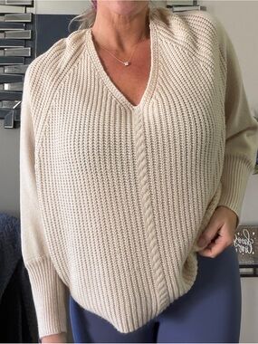 Cozy V-Neck Pullover Sweater in Cream